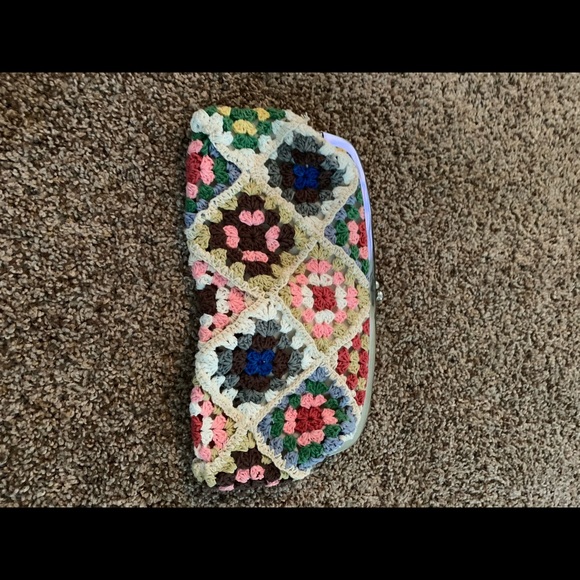 NWOT multi color crochet clutch - Picture 2 of 8